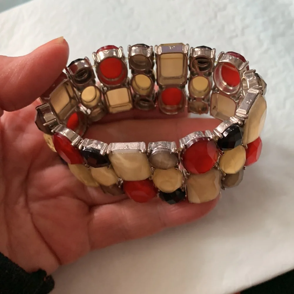 Bracelets/4 each different - Picture 9 of 10